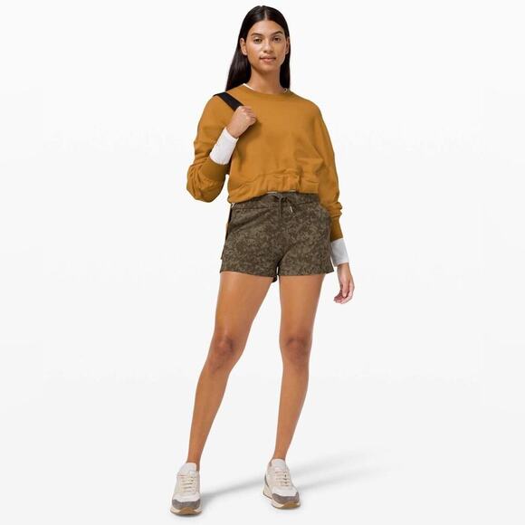 Lululemon On the Fly Short *2.5" in Summer Shade Medium Olive Dark Olive Size 8. - Picture 1 of 13